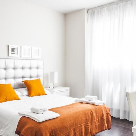 Gran Via Suites Madrid Room photo