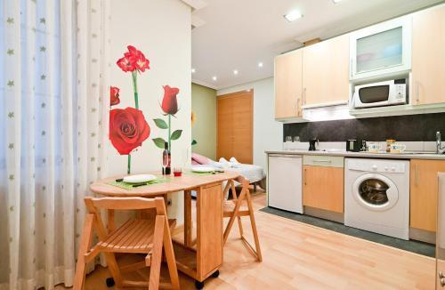 Gran Via Suites Madrid Exterior photo