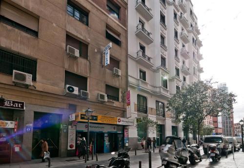 Gran Via Suites Madrid Exterior photo