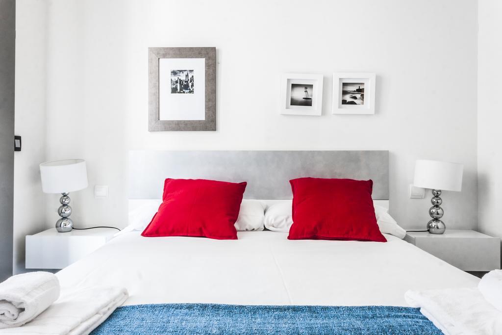 Gran Via Suites Madrid Room photo