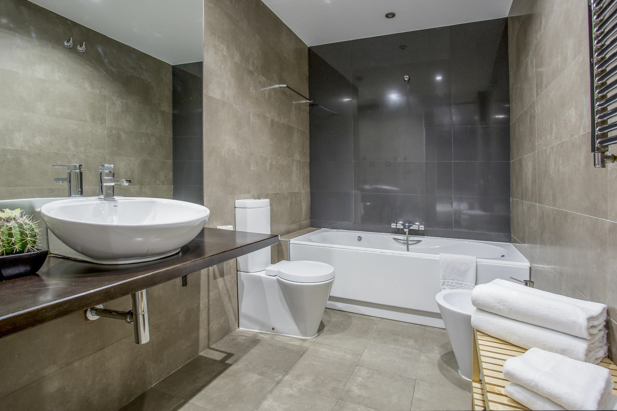 Gran Via Suites Madrid Exterior photo