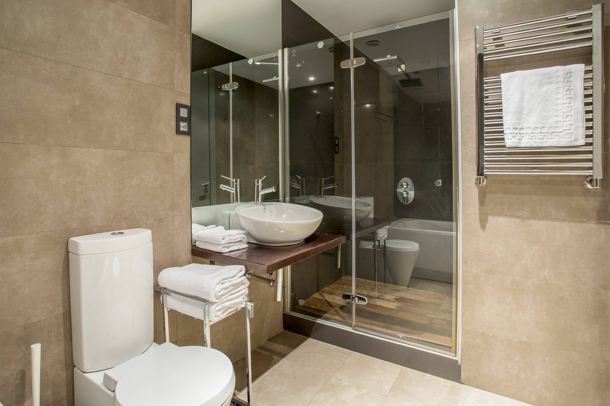 Gran Via Suites Madrid Exterior photo