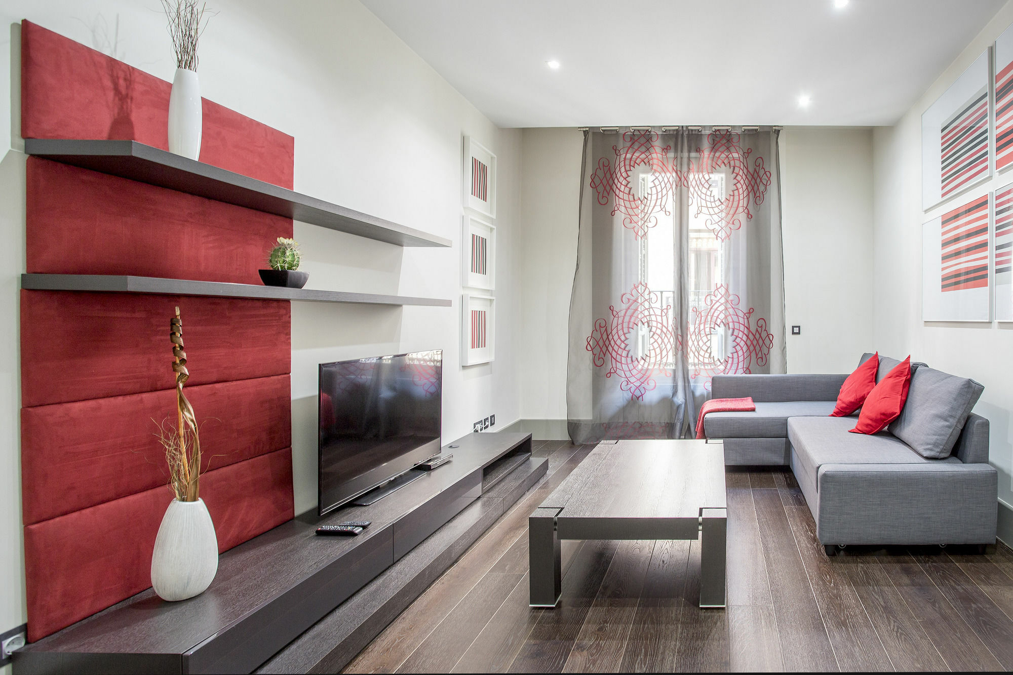Gran Via Suites Madrid Exterior photo