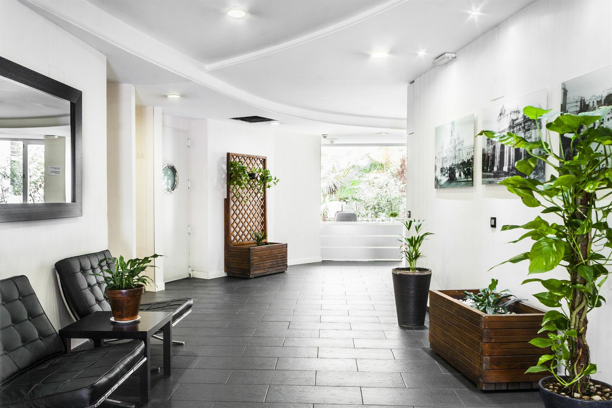 Gran Via Suites Madrid Exterior photo