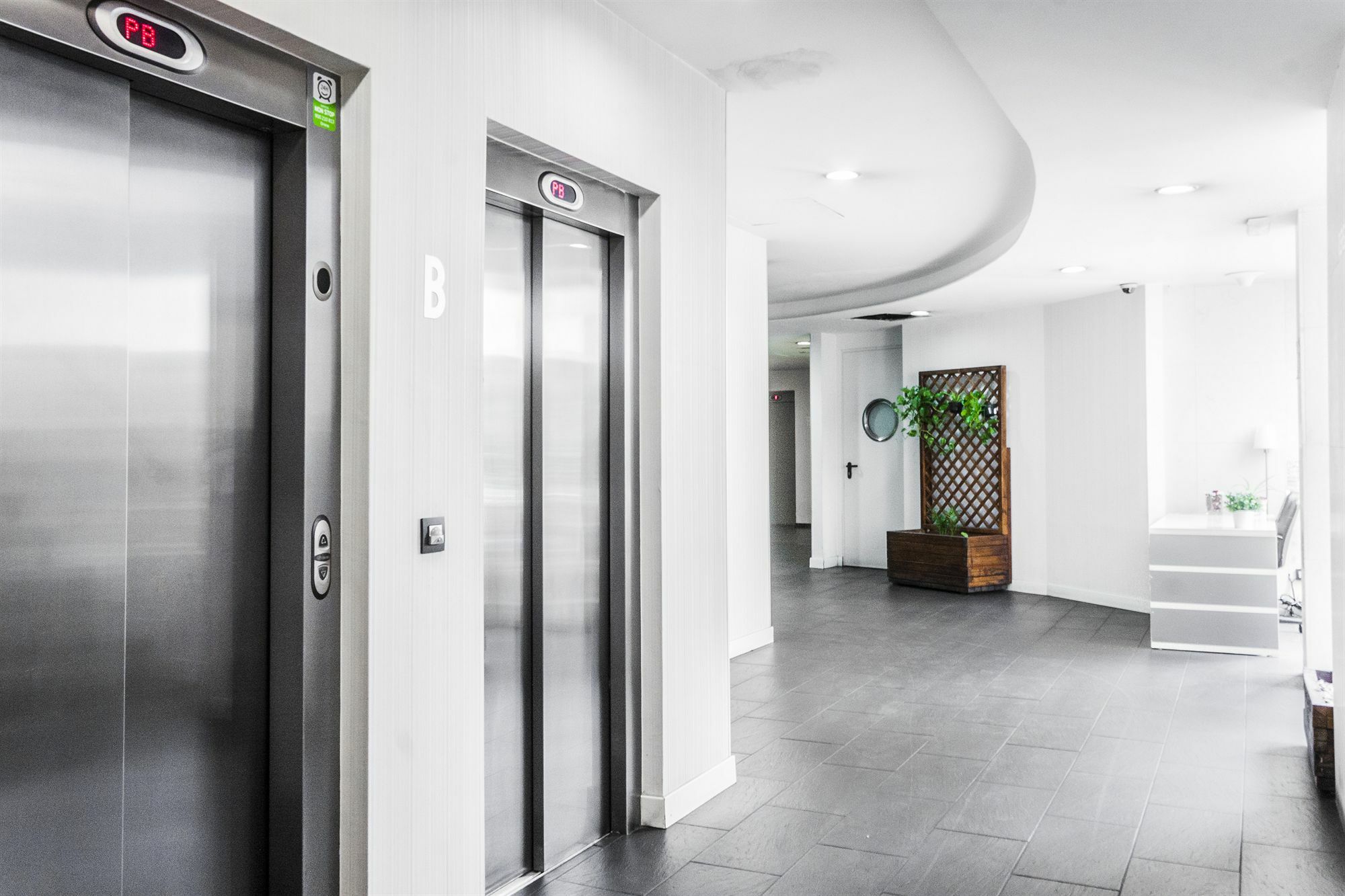 Gran Via Suites Madrid Exterior photo