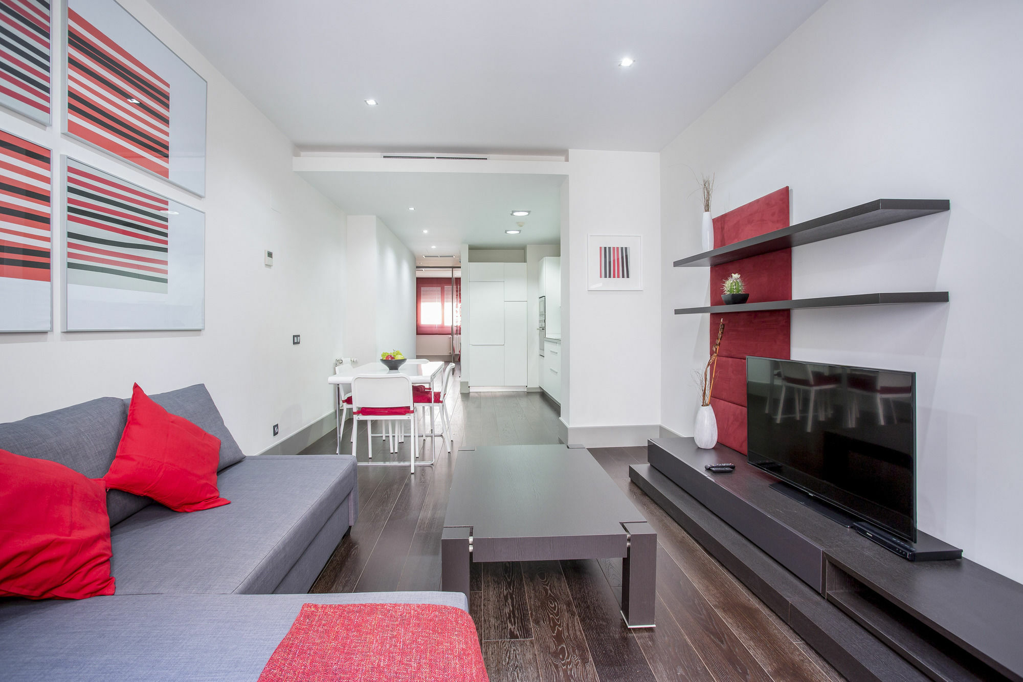 Gran Via Suites Madrid Exterior photo